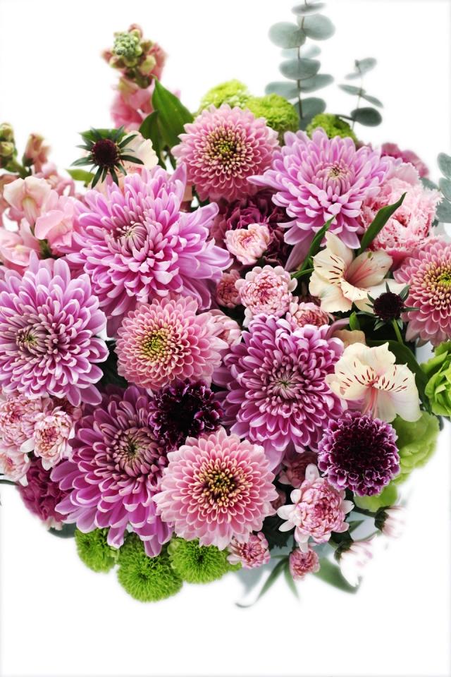お悔やみのお花11 000円 お友達同士で 送るときなど 11 000円 お悔やみ お祝い 誕生日にお野菜ブーケやお花 をお祝いに贈るなら福岡のアトリエ一凛